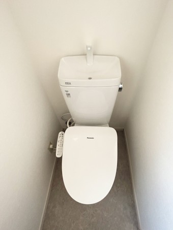 トイレ空間がすっきりするキャビネット付リフォレ 世田谷区U様邸 トイレ空間がすっきりするキャビネット付リフォレ 世田谷区U様邸